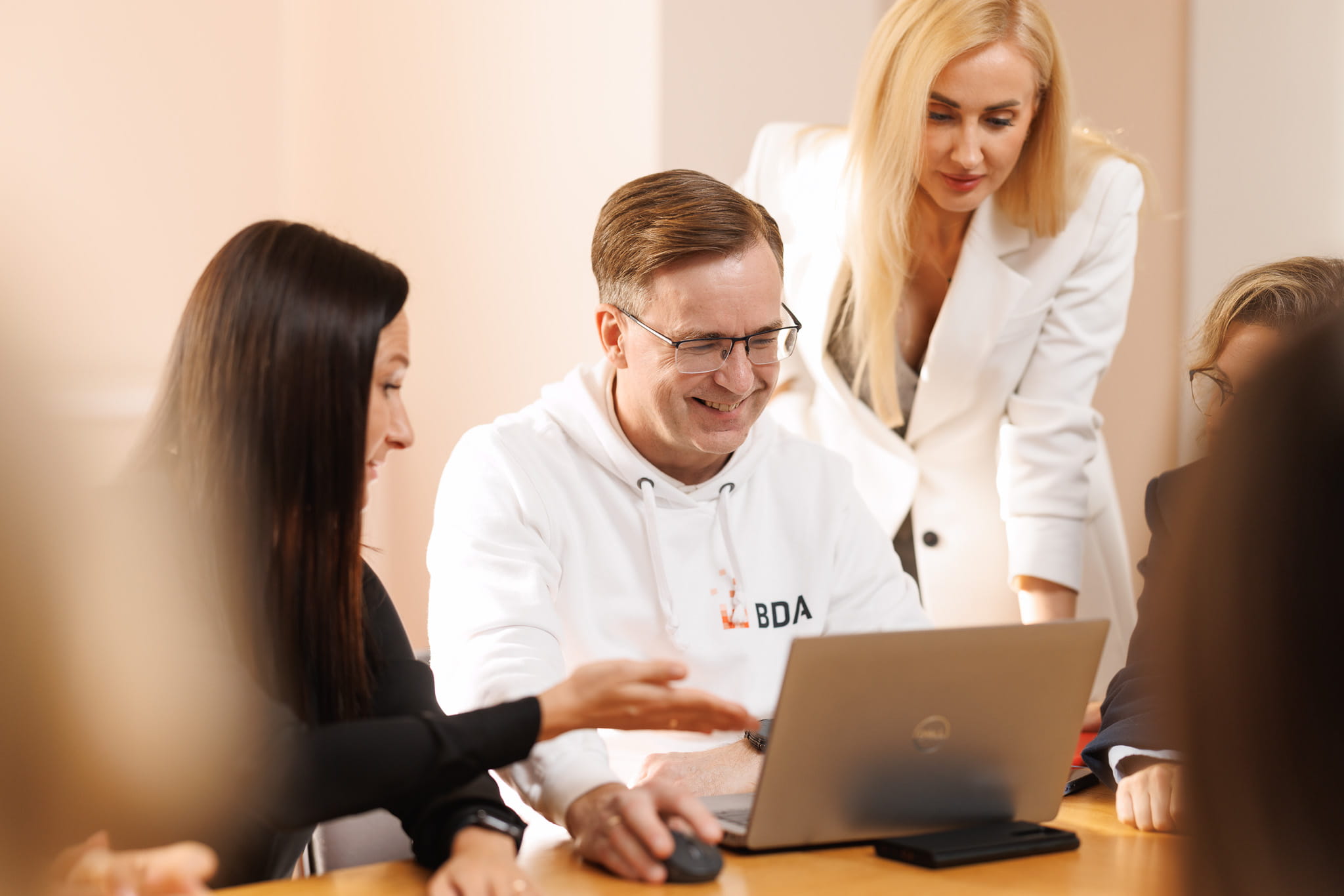 How Can Artificial Intelligence Become a Useful Learning Assistant?