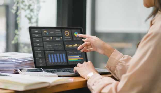 Financial Analysis with Artificial Intelligence: Tools and Practical Application